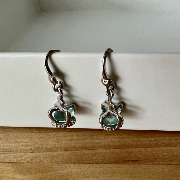 Cute Crown Dangle Earrings - Picture 4 of 6